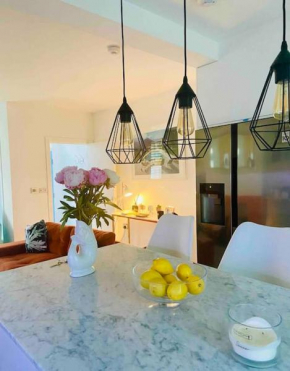 2 bedroom house with garden by Notting Hill